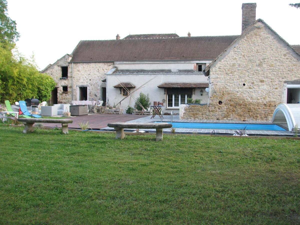 Gite Hary Villeblevin Bagian luar foto